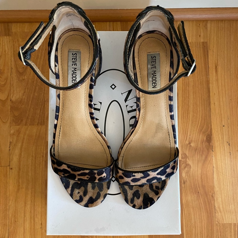 STEVE MADDEN leopard embroidered block kitten heels size 8
